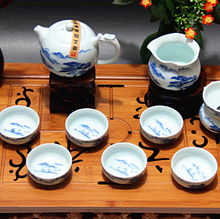 10头手绘功夫茶具 云雾山水间的诗意茶道，厂家五折促销倾情奉献